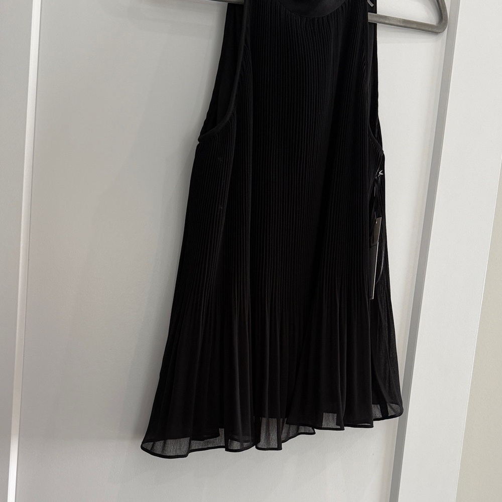Chic Black Sleeveless Tank Top - Picture 5 of 7